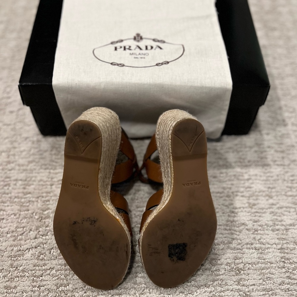 Authentic PRADA brown leather espadrille wedge. size 35 - Picture 2 of 4